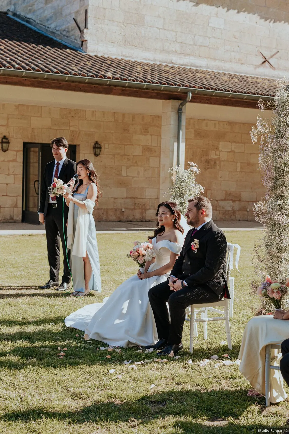 Échange des vœux pendant une cérémonie laïque de mariage