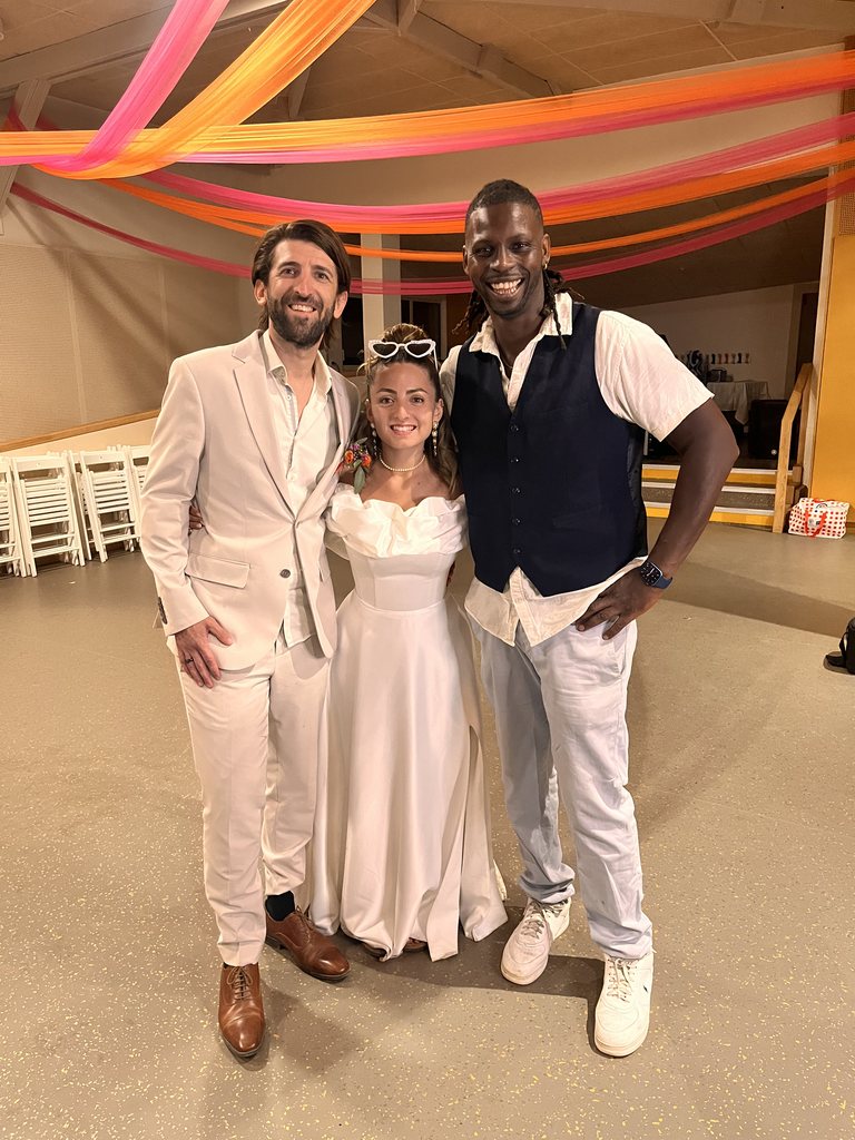 Laura et Jean avec DJ Lexvolution le soir de leur mariage