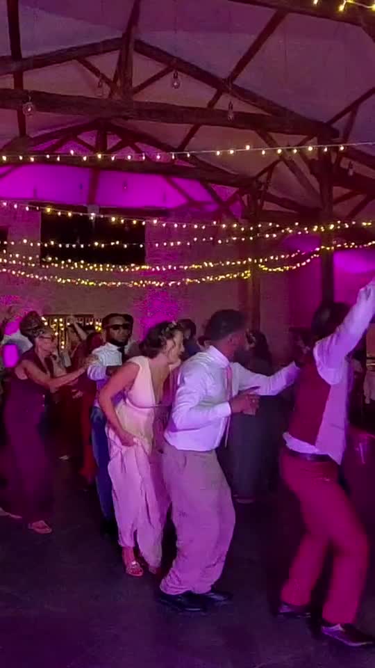 Une piste en feu au mariage de Romain et Estelle