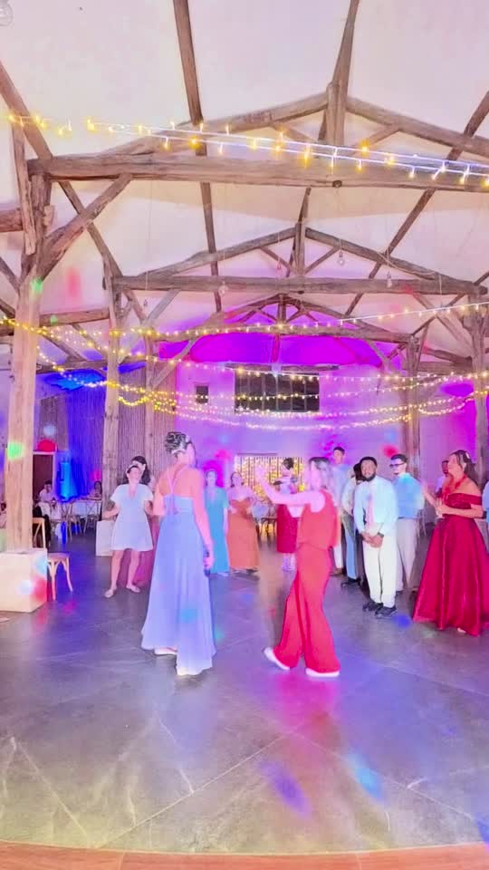 Karaoké de fin de soirée au mariage de Romain et Estelle